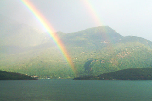 rainbow lake como